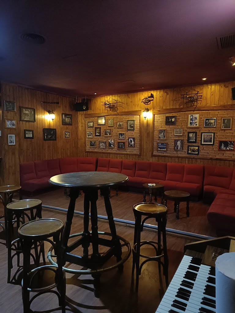 Santana Cafeteria y Pub