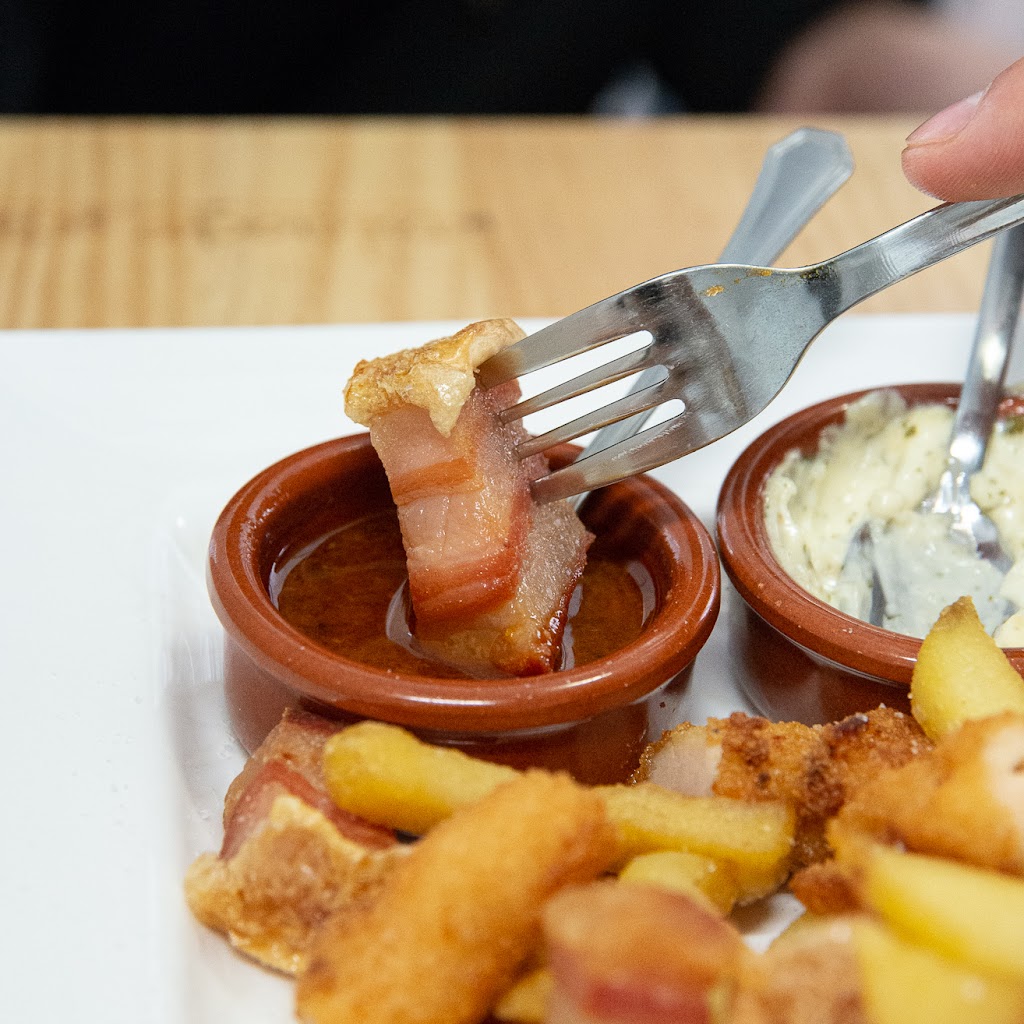 El Punto Taberna — Comida y bebida