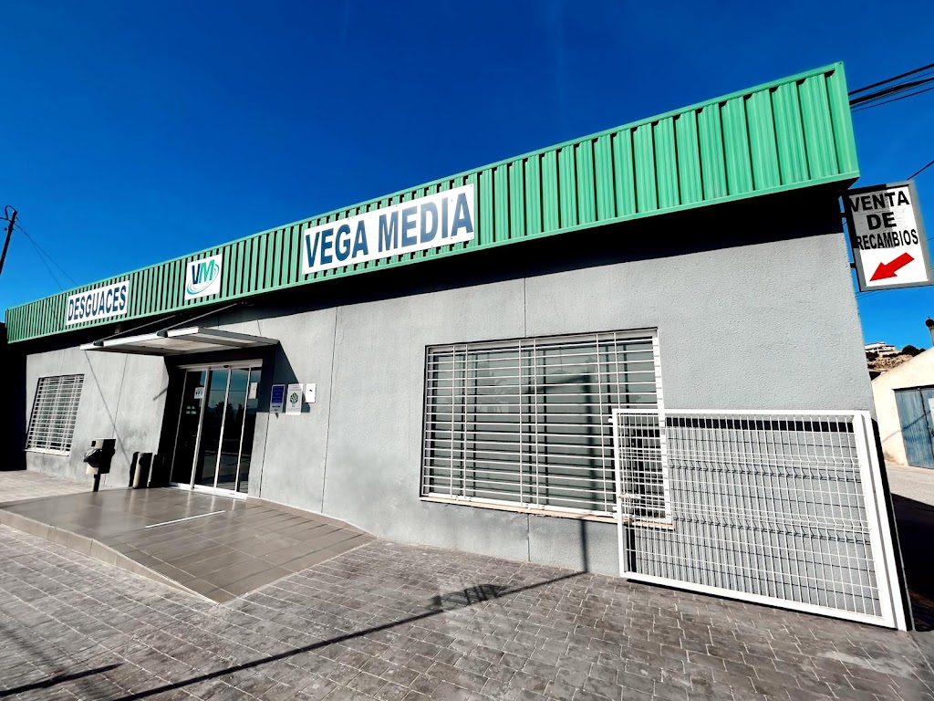 Desguaces Vega Media — Exterior