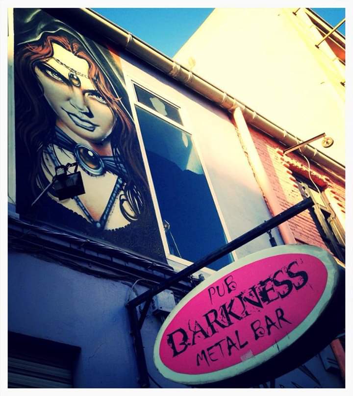 Pub Darkness Metal Bar — Del propietario