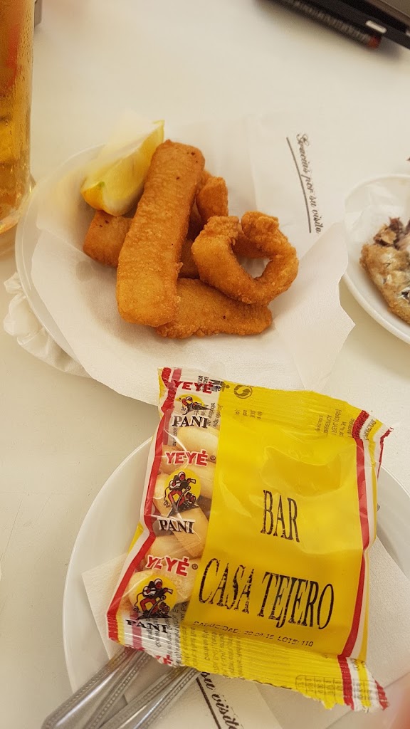 Desayuno Y Tapas Bar Casa Tejero — Comida y bebida