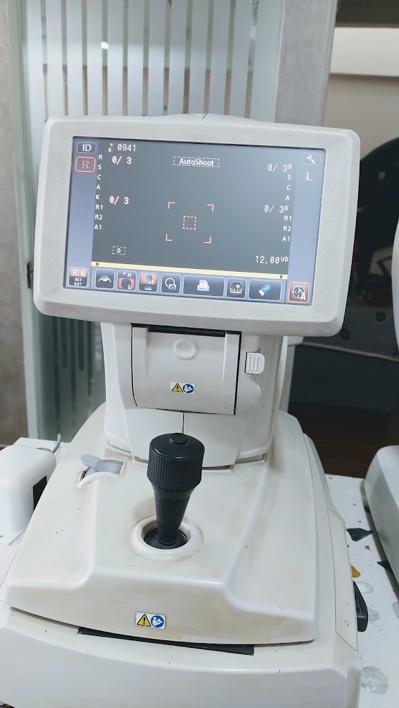Dr Tapan S Eye Clinic Best Eye Surgeon Cataract Phaco Eye Surgery Eye Hospital In Vadodara