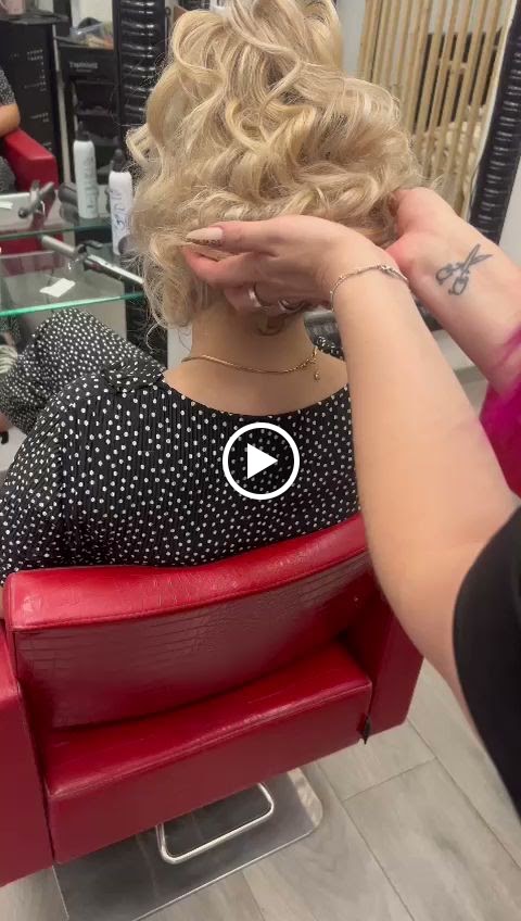 Peluqueria y estetica LaDory — Videos