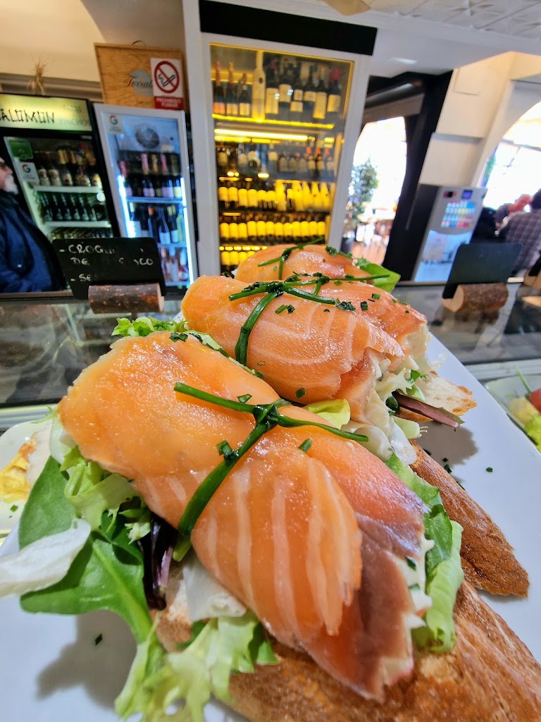 Bar restaurante Halomon — Comida y bebida
