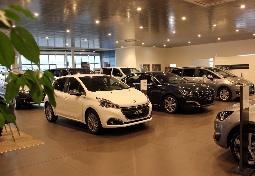 LOZAUTO OVIEDO - Peugeot — Interior