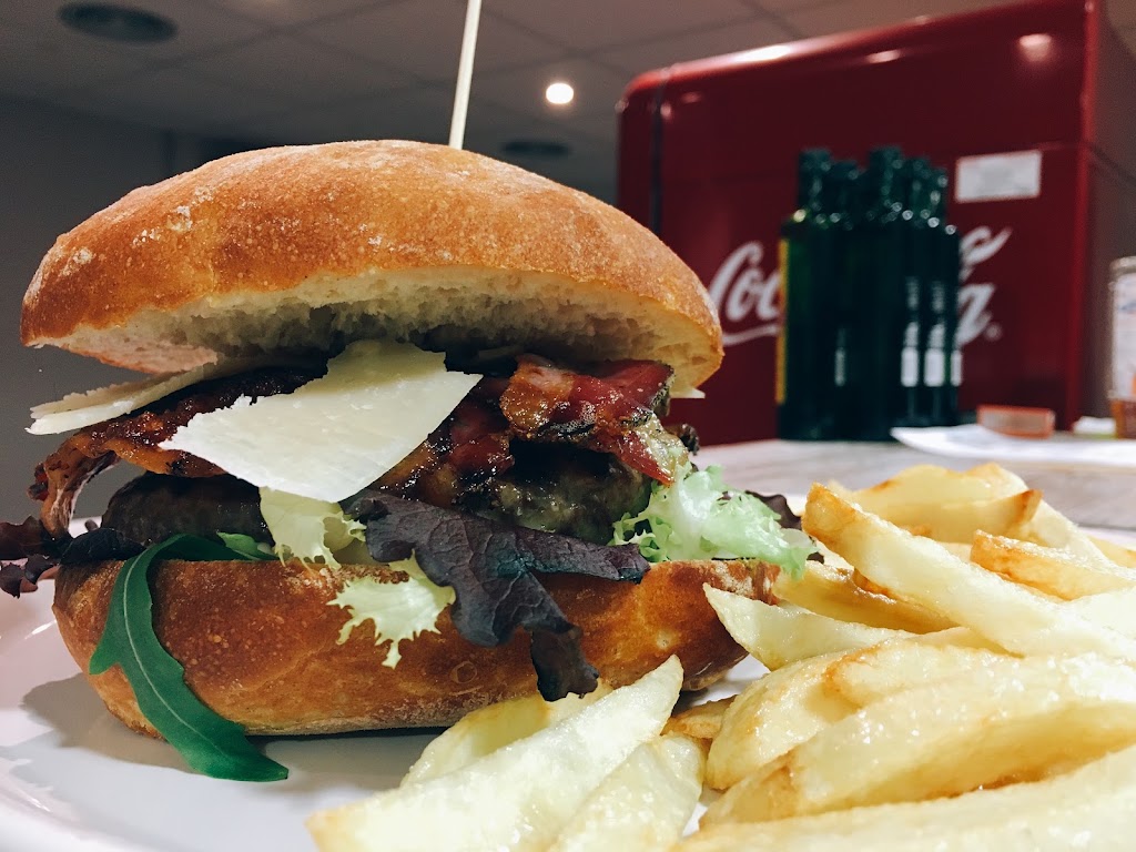 Restaurante GUSTATIO — Comida y bebida