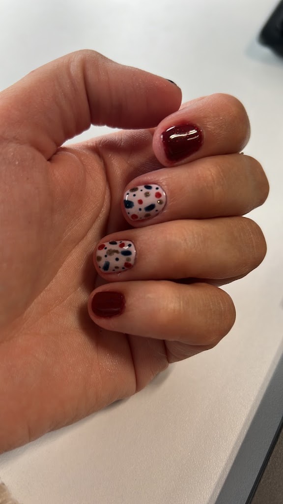 Salon Silvia Peluqueria y Estetica — Manicura