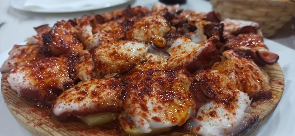 Pulperia Lucense — Comida y bebida