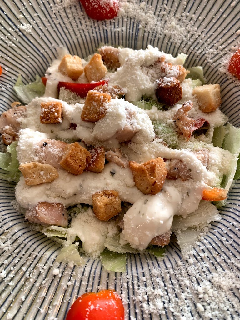 Restaurant Ugolok — Comida y bebida