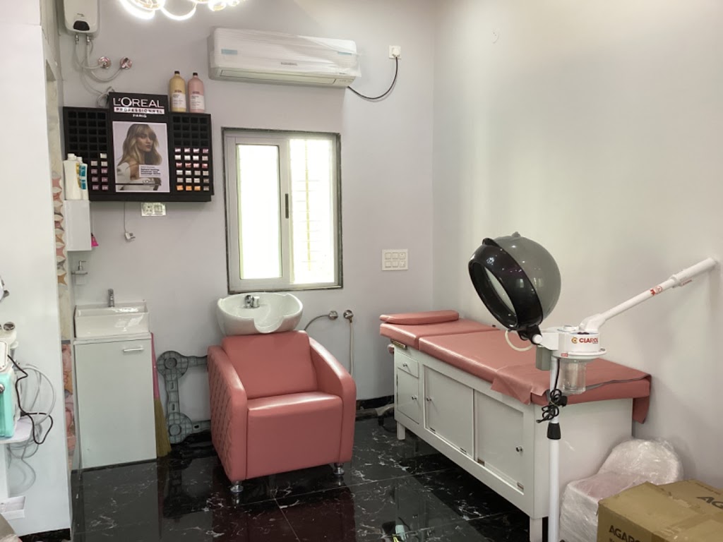 Nakhara Beauty Parlour