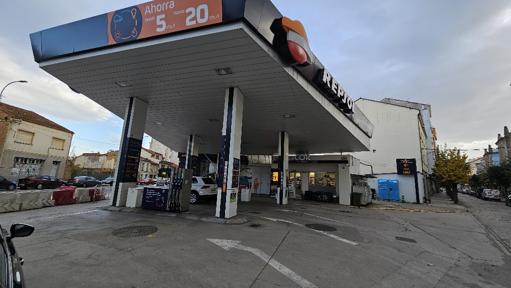 Estacion de Servicio Repsol — Surtidor de combustible