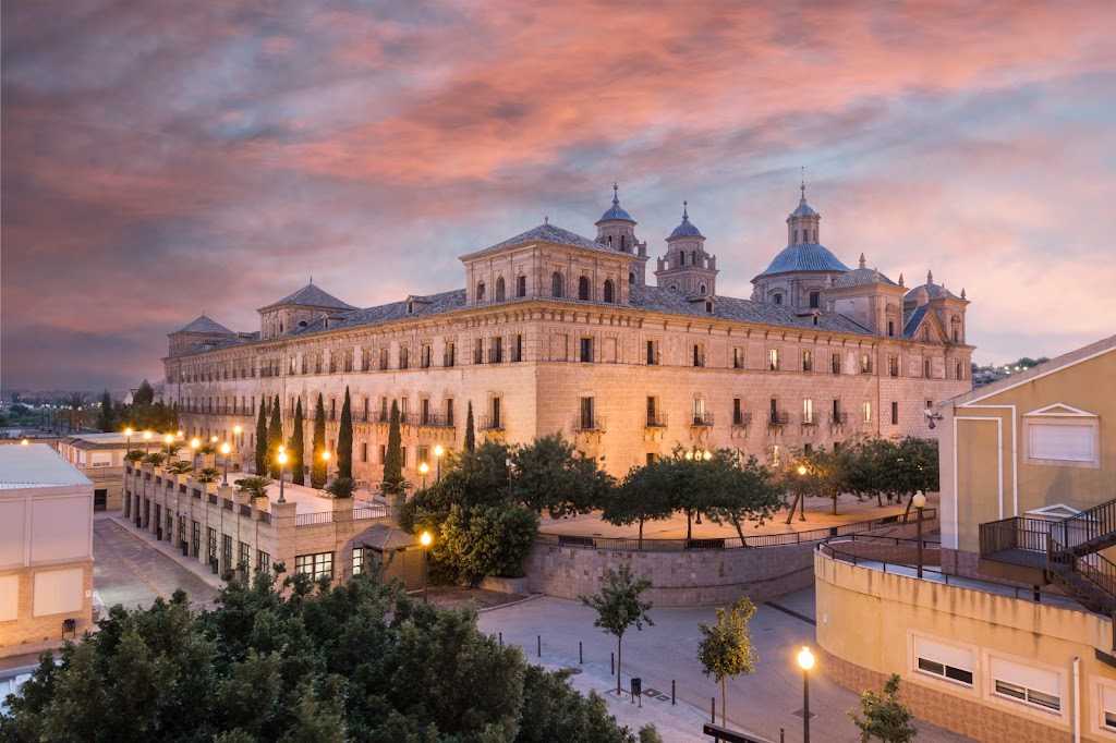 Postgrado en Odontologia - UCAM - PgO UCAM Sevilla, Adolfo Suarez