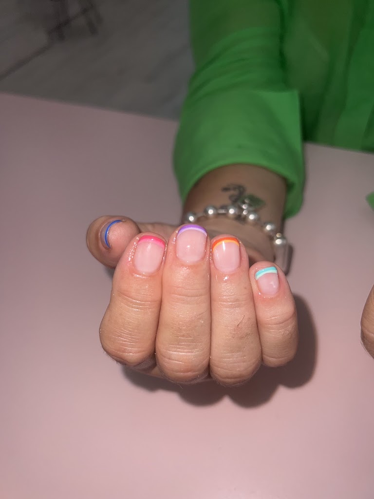 Evelyn Aliques peluqueria y estetica — Manicura