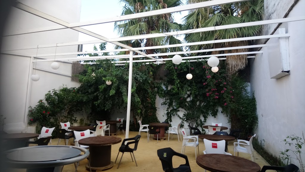 River Bar & Grill — Ambiente