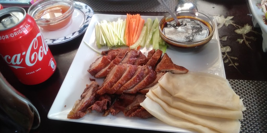 Restaurante Chino Zhong Hua — Comida y bebida