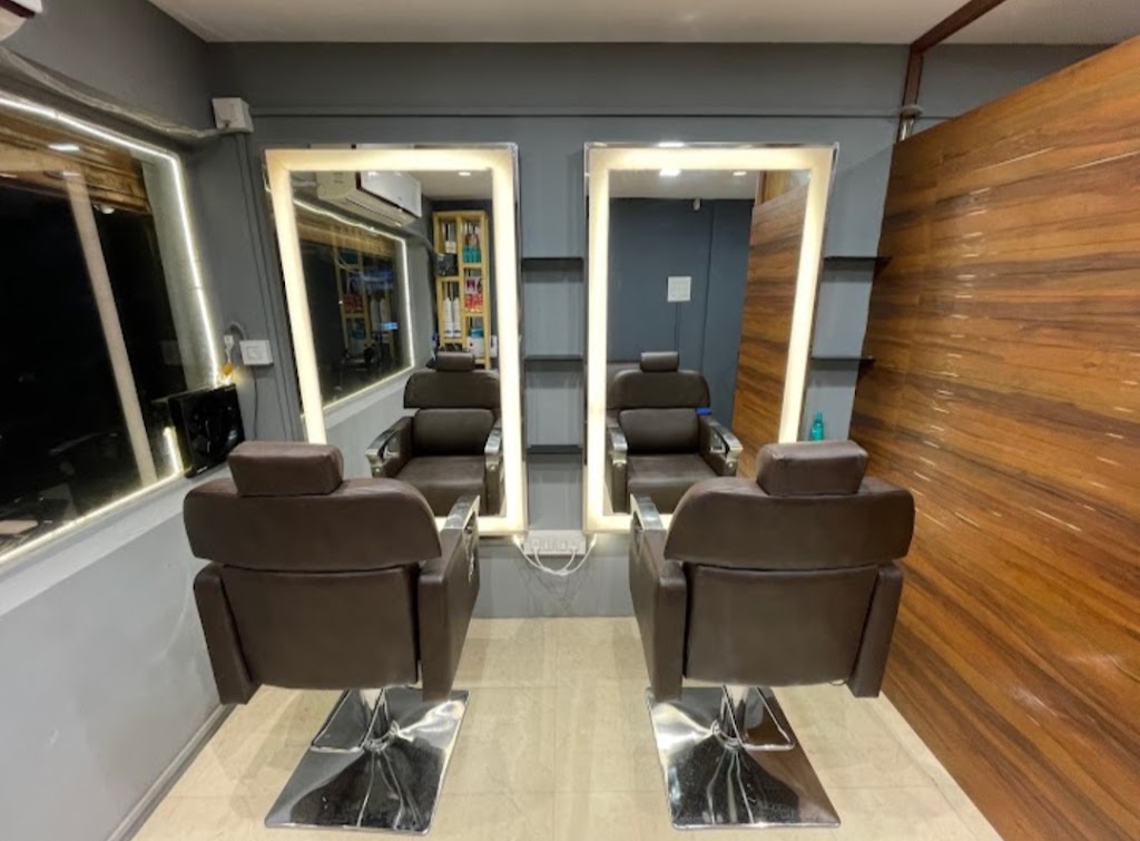 Lorah S Unisex Salon