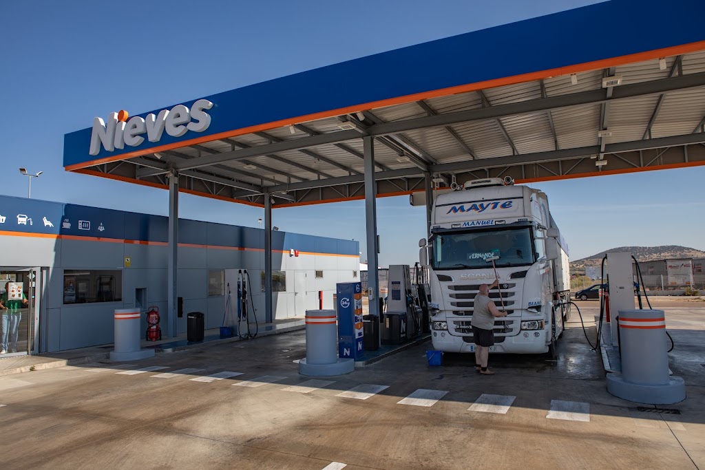 Gasolinera Nieves Merida — Estacion de servicio