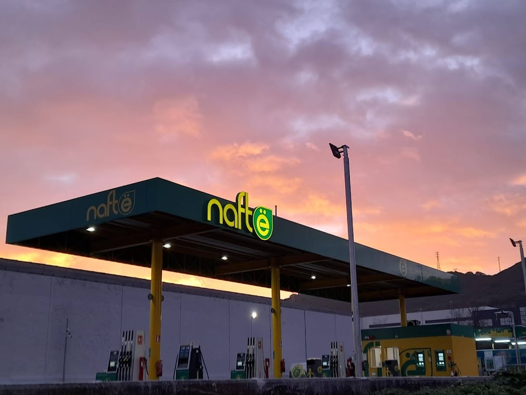 Gasolinera Nafte Circunde — Estacion de servicio