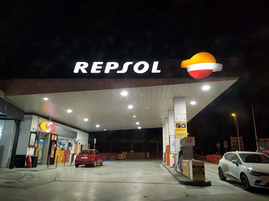 Estacion de Servicio Repsol — Surtidor de combustible