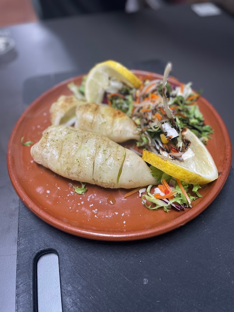 Restaurante Casa Lola — Comida y bebida