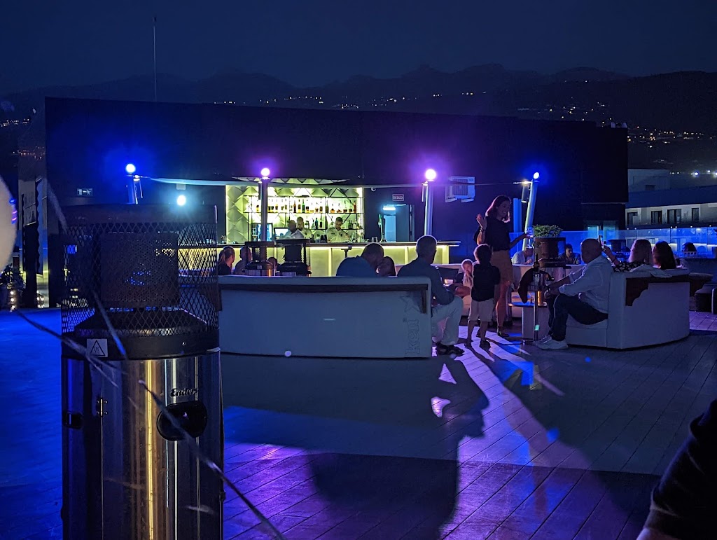 The Sixteenth — Ambiente
