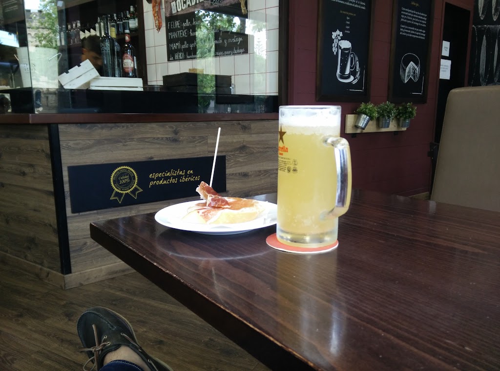 Dehesa Santa Maria — Comida y bebida
