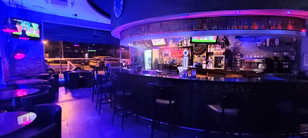 VALHALLA CAFE BAR — Ambiente