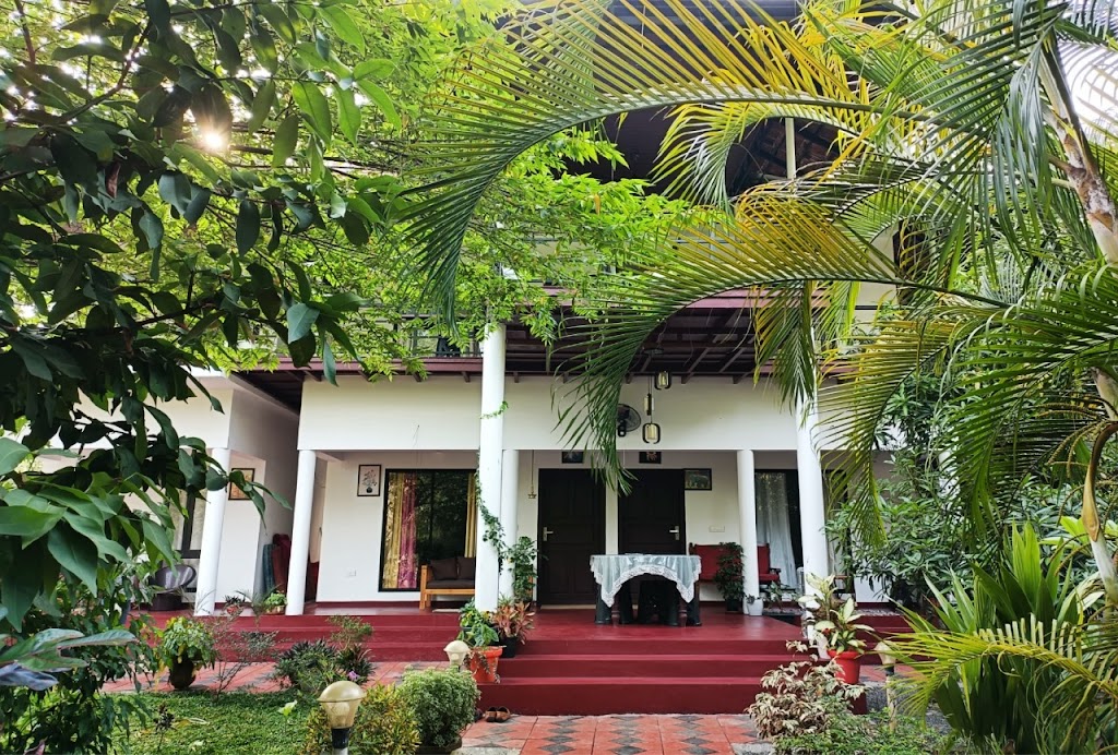 Marari Charlys Homestay