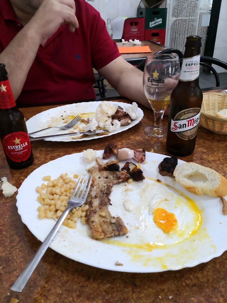 Cafe - Bar Tomas — Comida y bebida