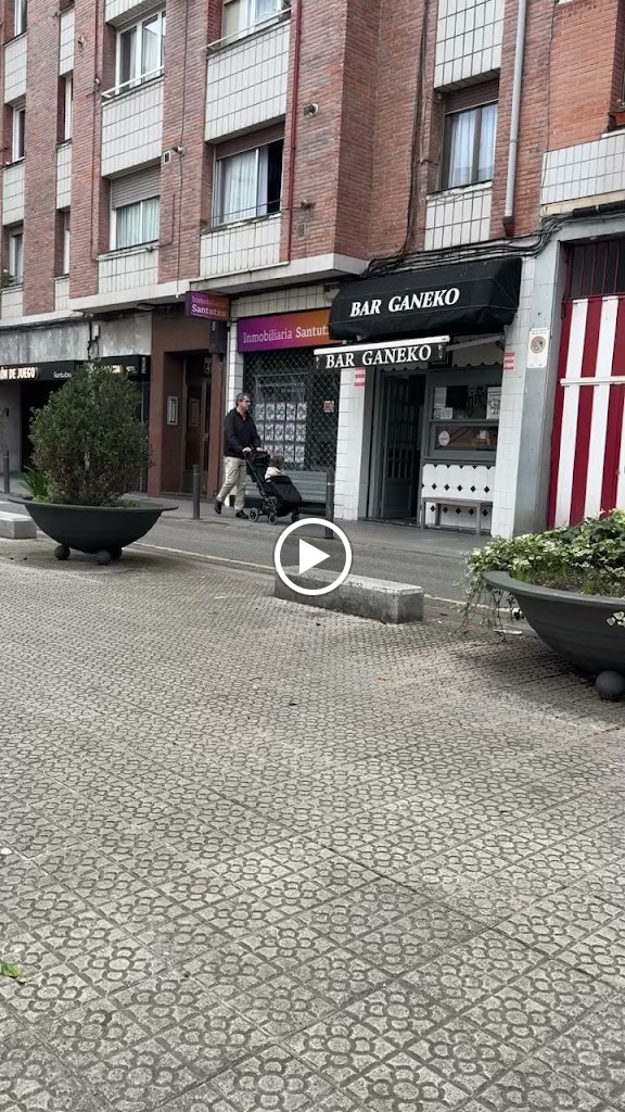 Bar Ganeko — Videos