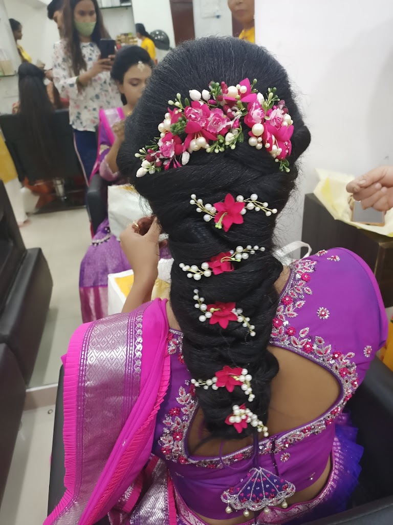 Blossoms Family Salon