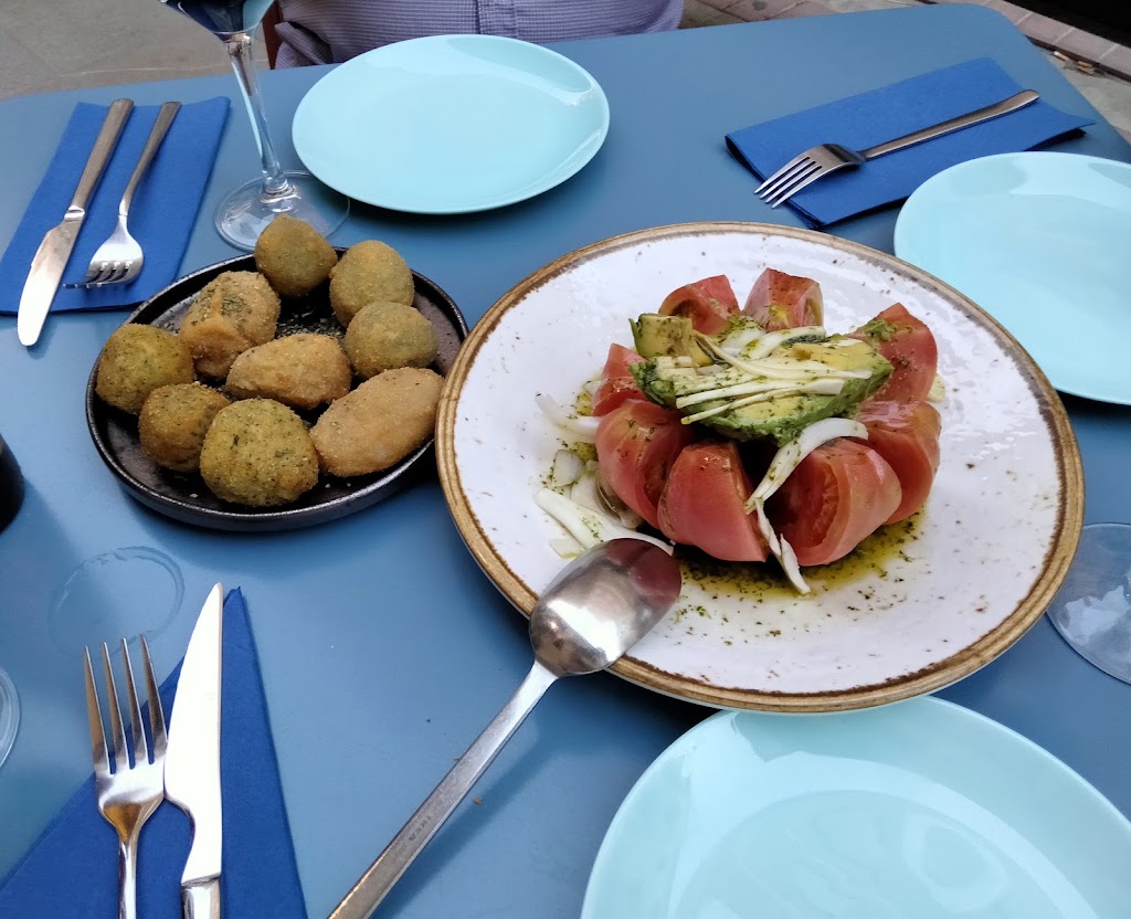 Las Bocas — Comida y bebida
