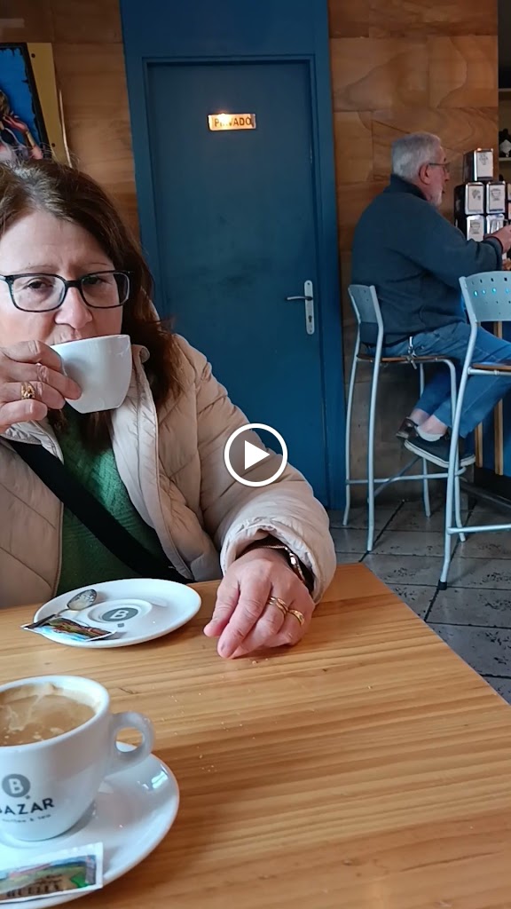 Cafe Juno — Ambiente
