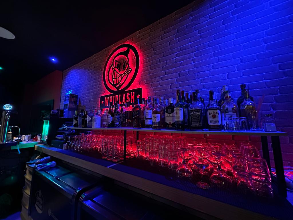WHIPLASH Rock Bar Las Rozas — Ambiente