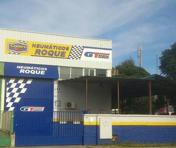 Neumaticos Roque — Exterior