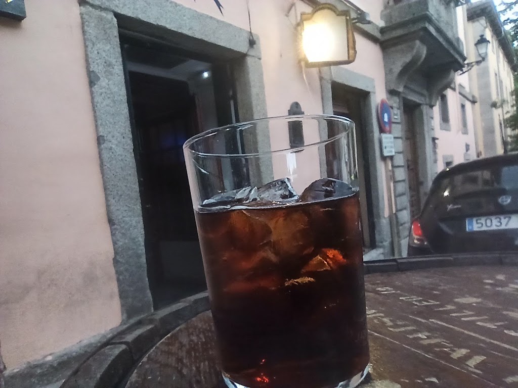 Bar Jandro's — Comida y bebida
