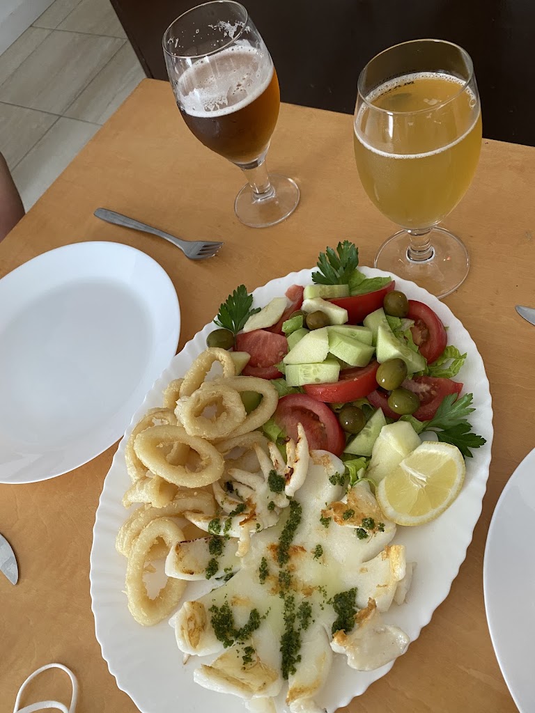 ISSE-Cafe-Bar — Comida y bebida