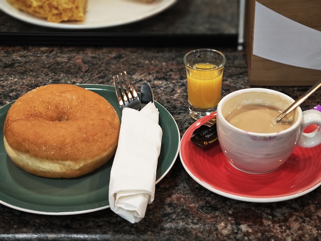 Cafe El Nuevo Roble — Comida y bebida