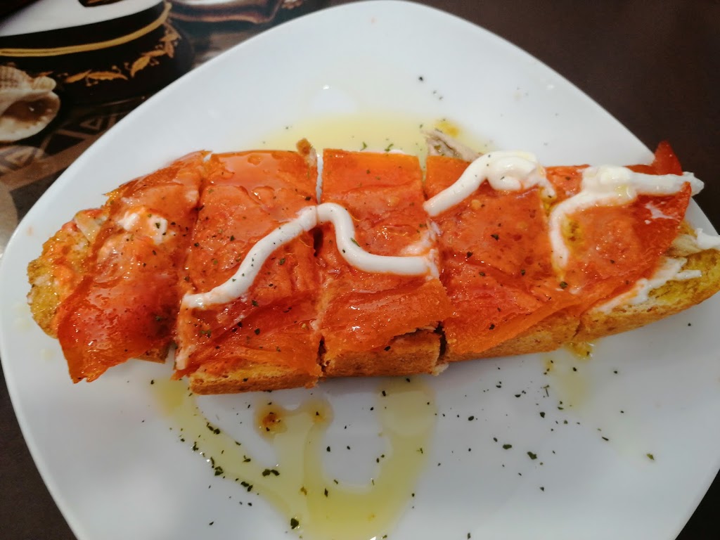 Bar Tajo — Comida y bebida