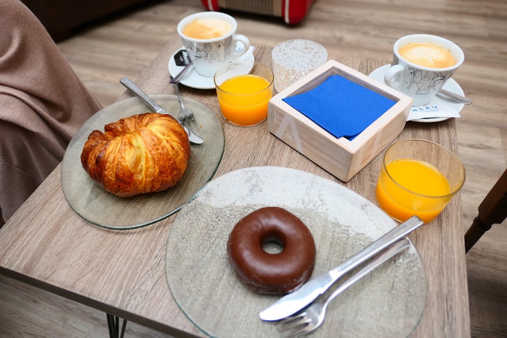 Blaucel Cafe i Habitacions — Comida y bebida