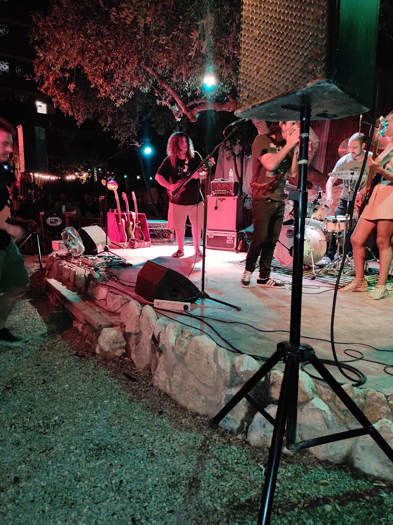 Bluegrass Bar La Traviesa — Escenario