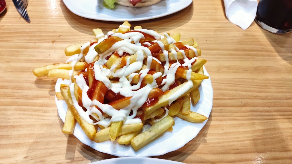 Cafe Bar Zappa — Comida y bebida