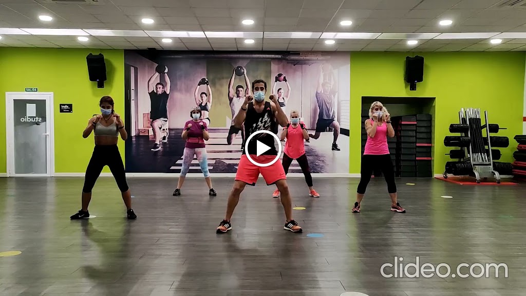MABUNI: GIMNASIO CON PISCINA — Ejercicio fisico