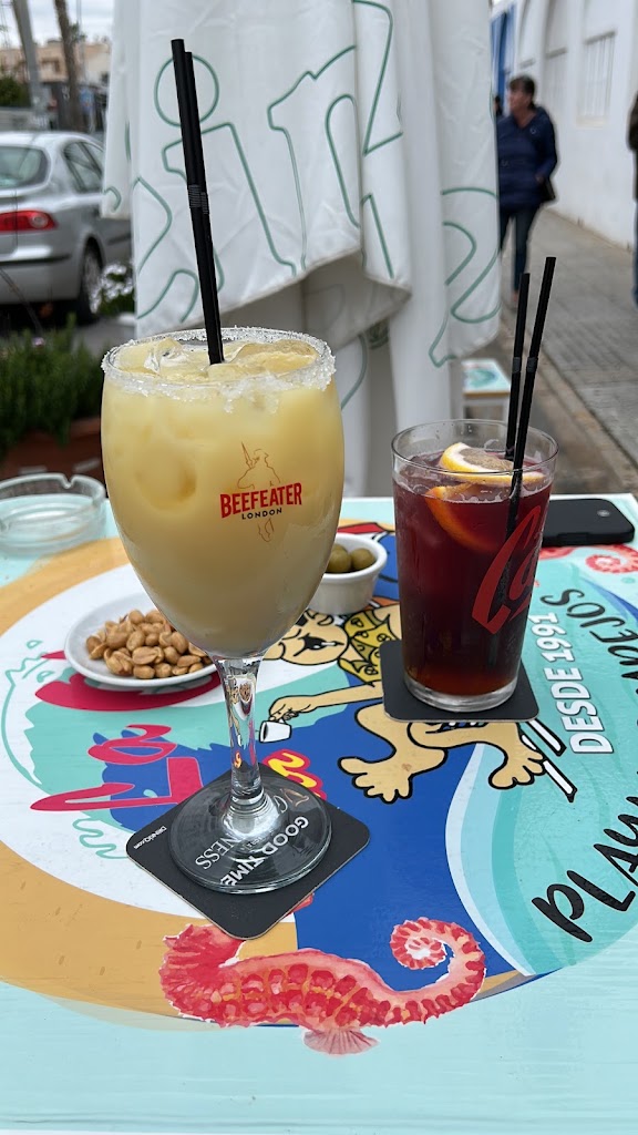 Terraza La Ola — Comida y bebida