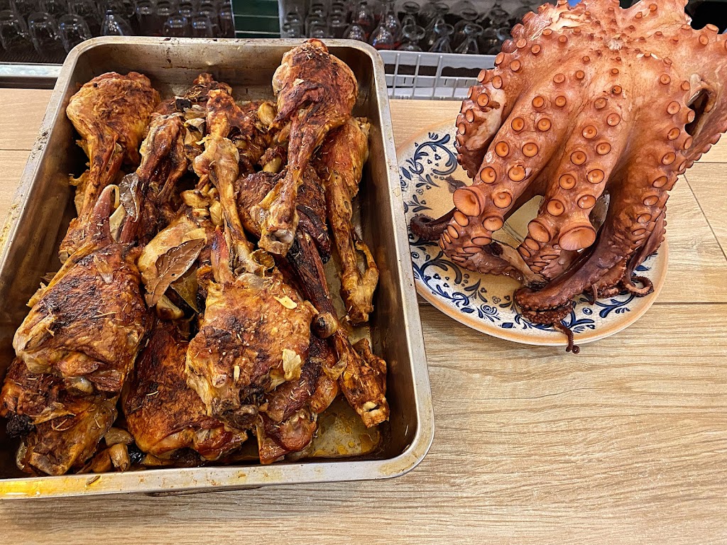 La Tanguela — Comida y bebida