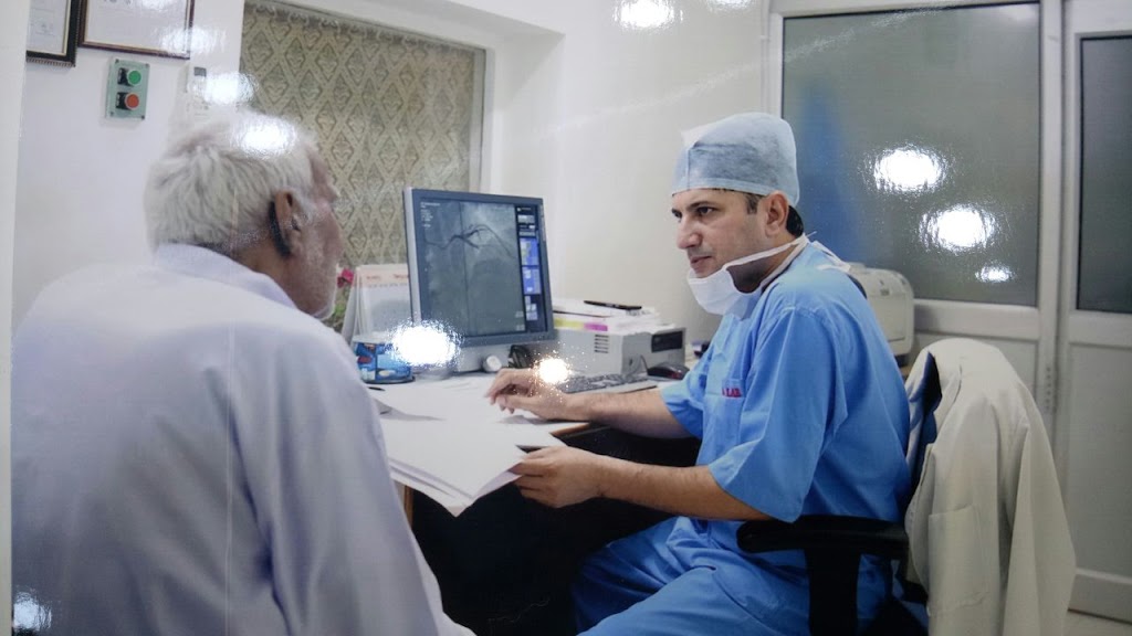 Dr. Dr Manoj Dhaka Best Cardiologist In Hisar