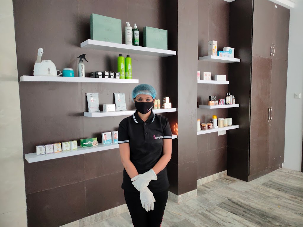 Swagmee Salon At Home For Men Women Noida Beauty Services At Home Beauty Parlour Service At Home