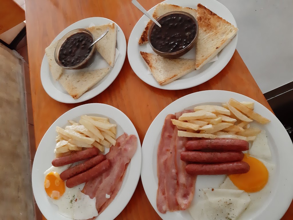Bar Cafeteria Victor — Comida y bebida