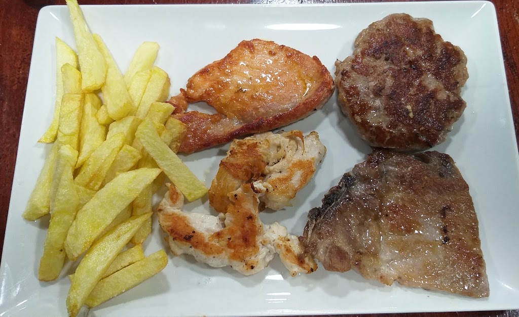 Can Tony + Q Tapas — Comida y bebida