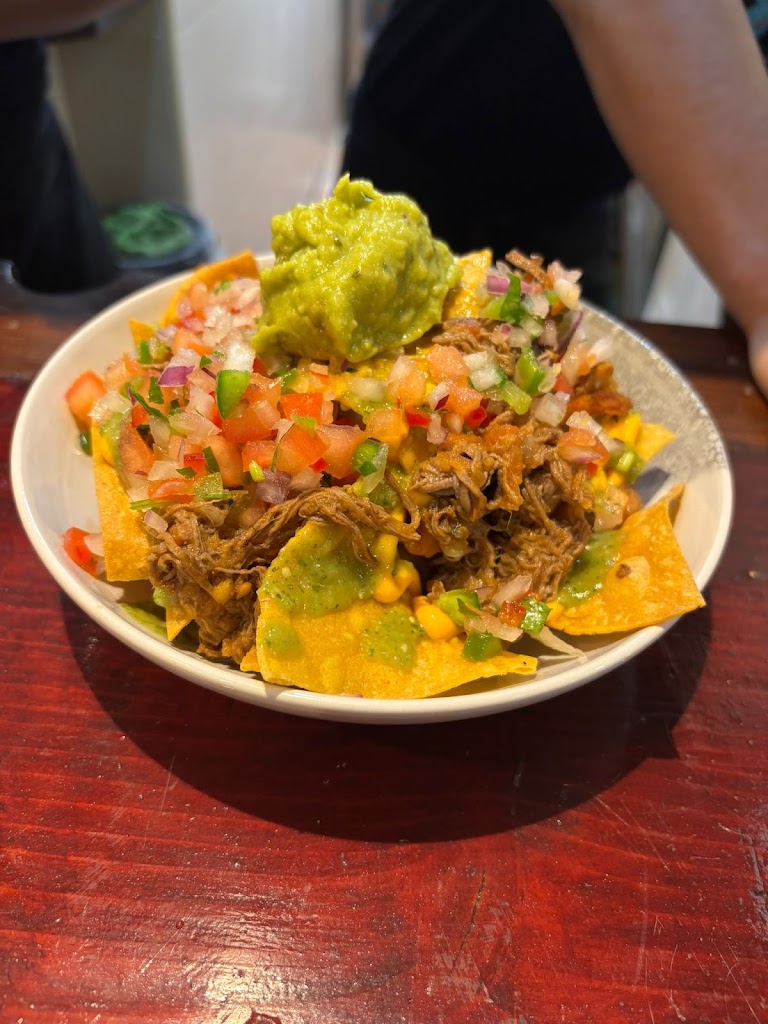 BRUTAL BEEF — Comida y bebida